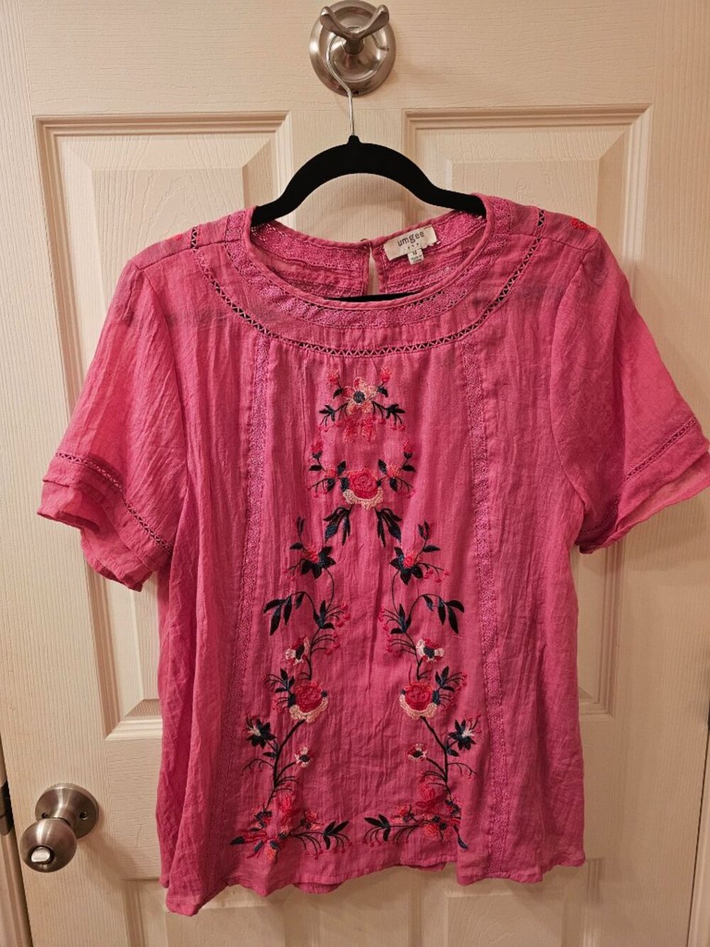 NWOT Umgee Medium Pink Floral Blouse